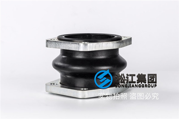 南京客户这两天来厂取货DN400-3台*1350=4050，10kg橡胶接头